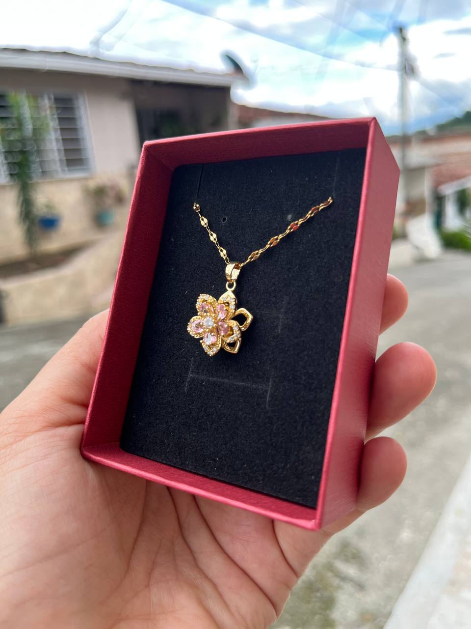 Collar Imperial Flor de Mulan: Honra la fuerza de la mujer que no se rinde y garantiza el regalo Perfecto para San valentin!!