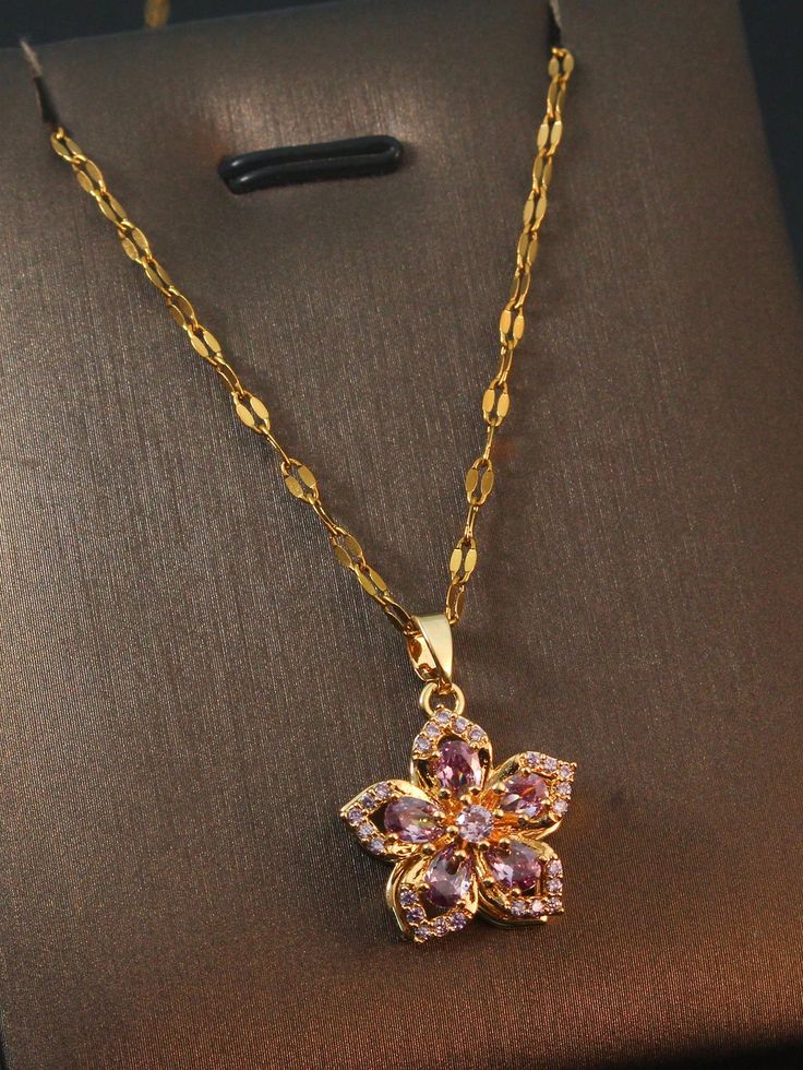 Collar Imperial Flor de Mulan: Honra la fuerza de la mujer que no se rinde y garantiza el regalo Perfecto para San valentin!!